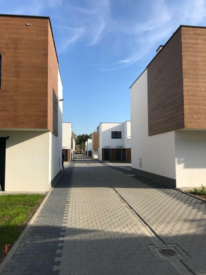 Lawendowy Zakatek - Klimatyzacja - Ogrodek - Prywatny Parking Apartment Rzeszow Bagian luar foto