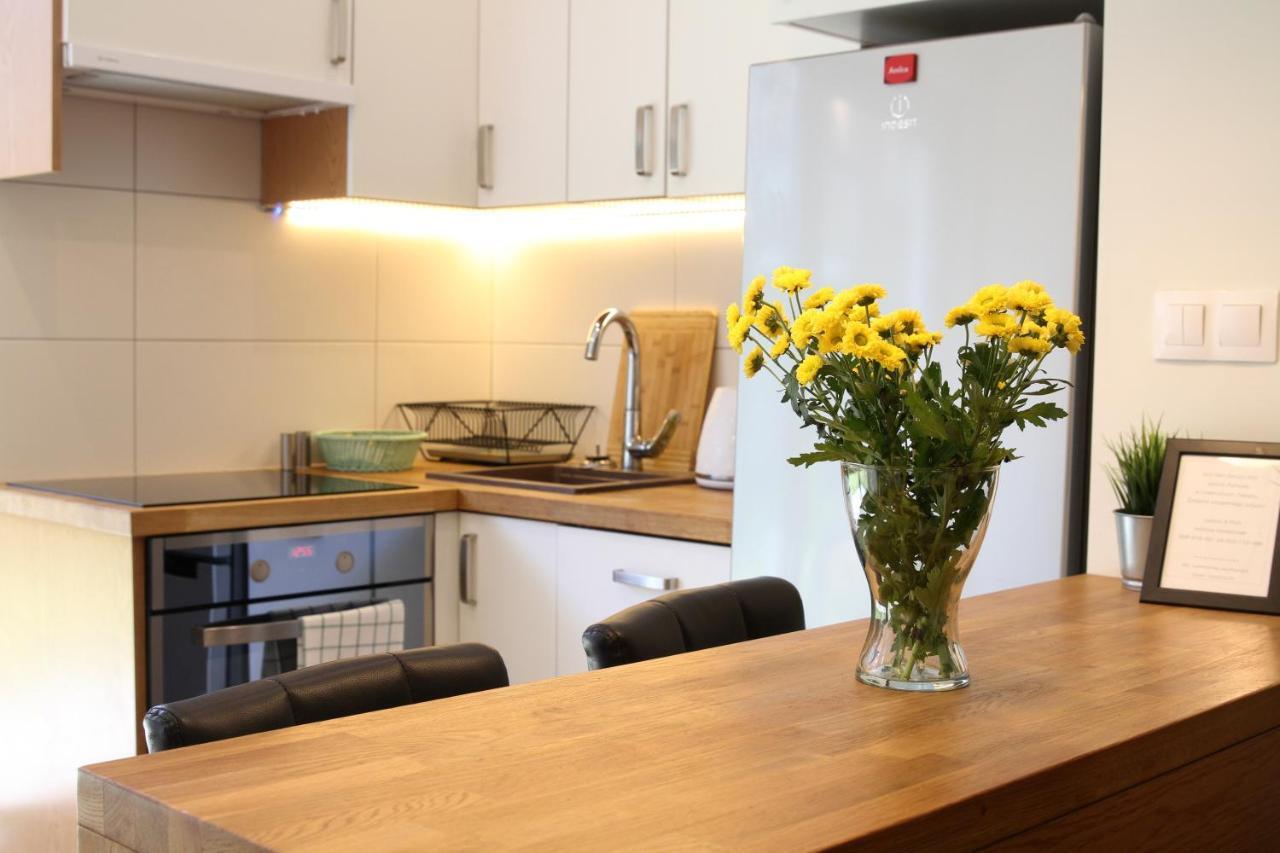 Lawendowy Zakatek - Klimatyzacja - Ogrodek - Prywatny Parking Apartment Rzeszow Bagian luar foto